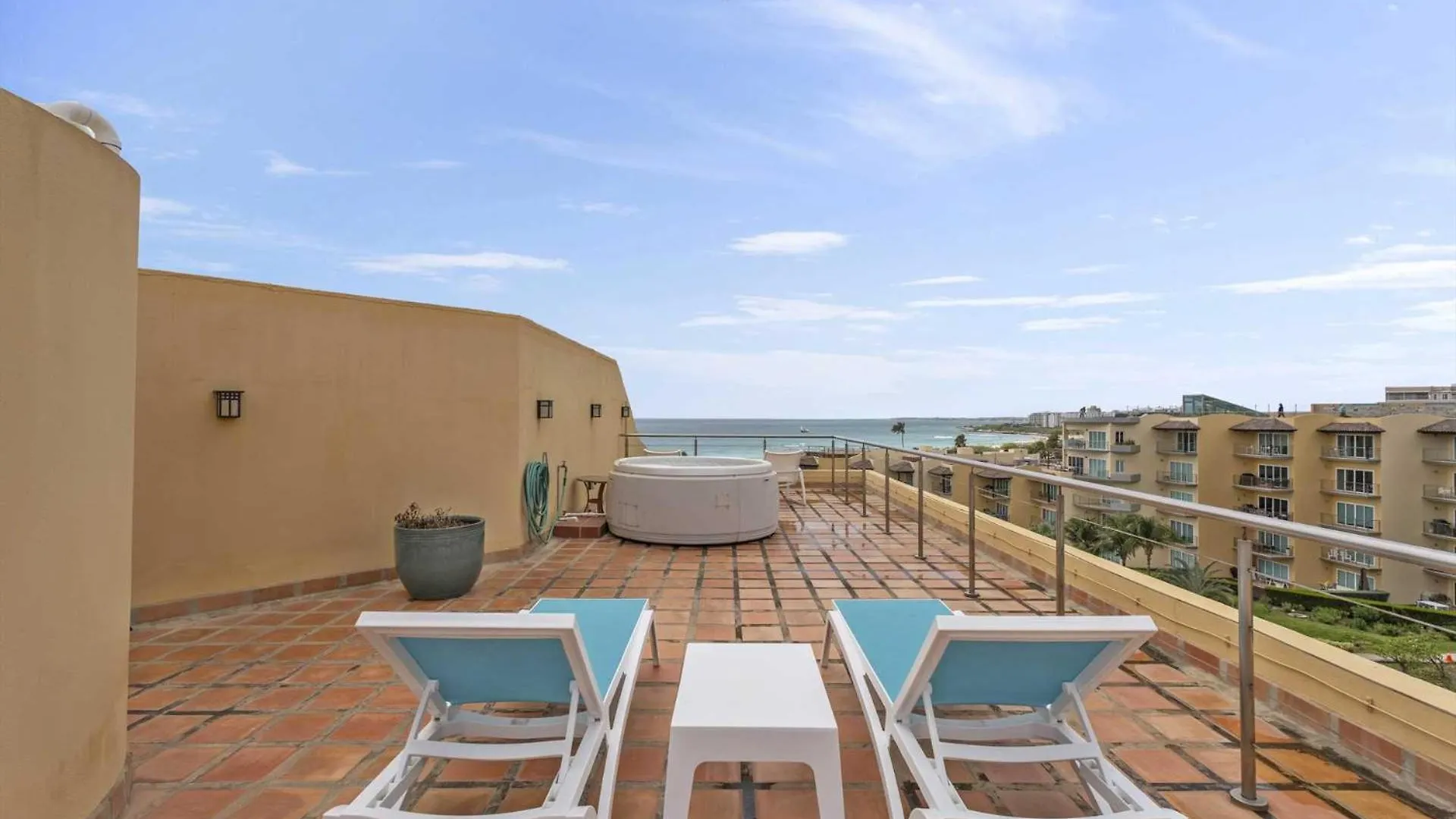 Beachfront - Tropical Penthouse 1Br Condo - Bg532 Palm Beach